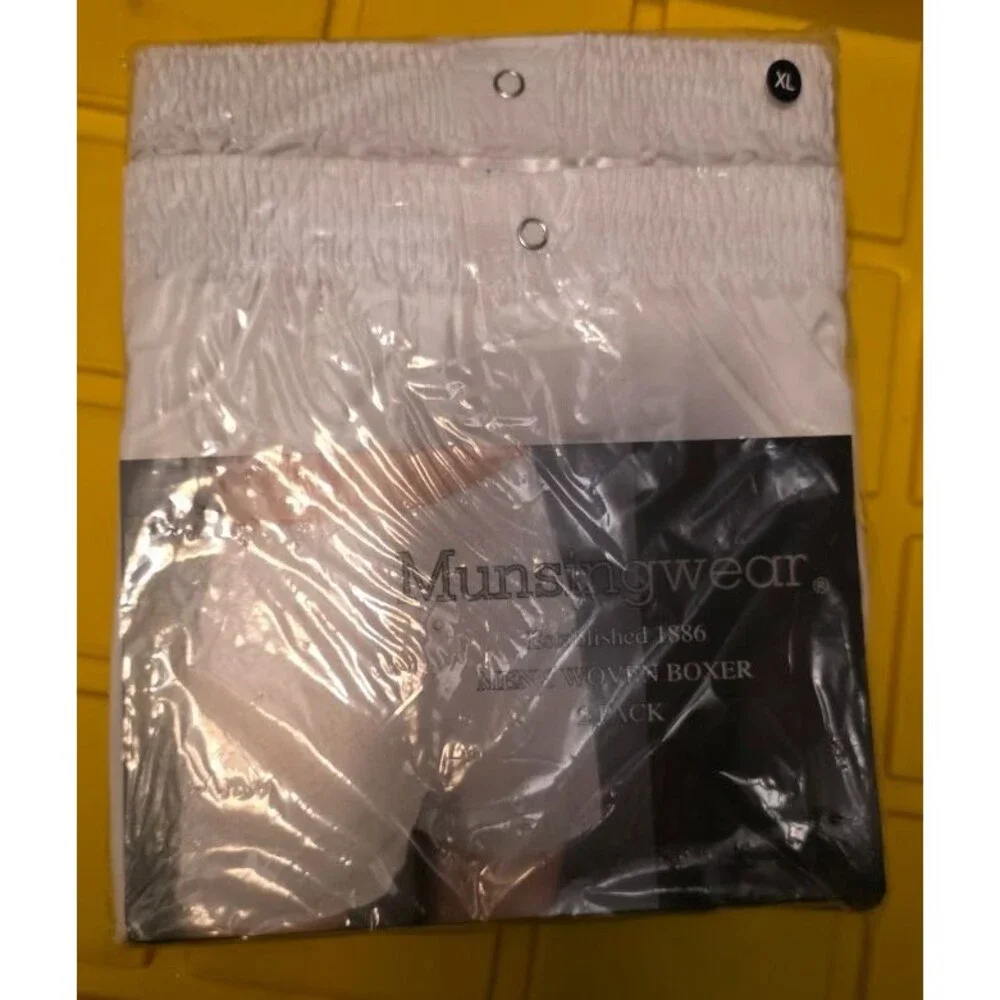 VINTAGE Munsingwear Men's White Gripper Woven Boxers 2-Pack Size XL